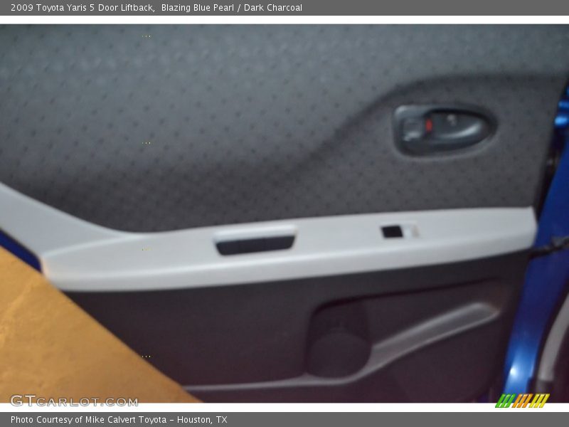 Blazing Blue Pearl / Dark Charcoal 2009 Toyota Yaris 5 Door Liftback