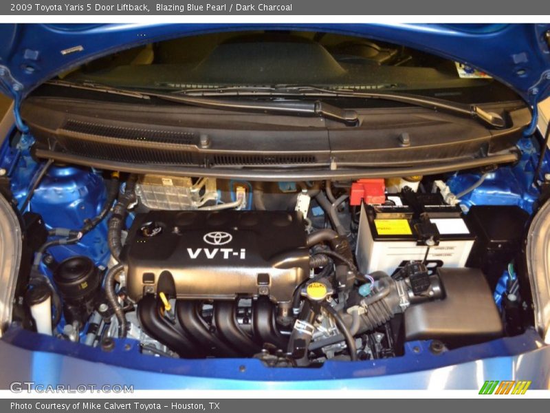 Blazing Blue Pearl / Dark Charcoal 2009 Toyota Yaris 5 Door Liftback