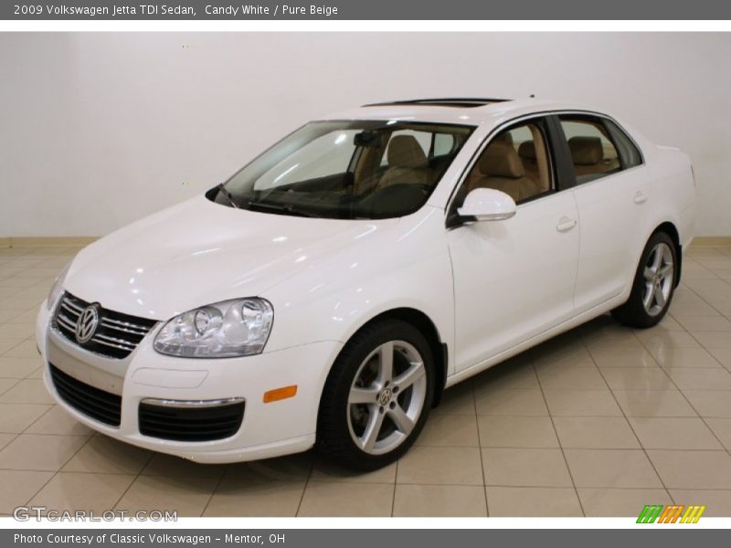 Candy White / Pure Beige 2009 Volkswagen Jetta TDI Sedan