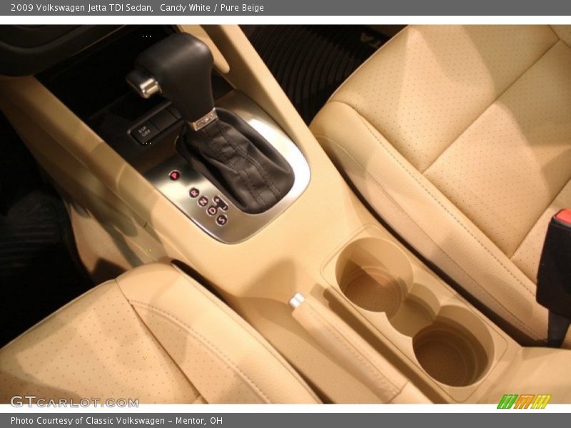 Candy White / Pure Beige 2009 Volkswagen Jetta TDI Sedan