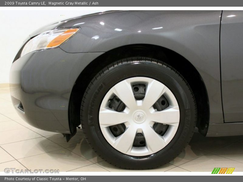 Magnetic Gray Metallic / Ash 2009 Toyota Camry LE