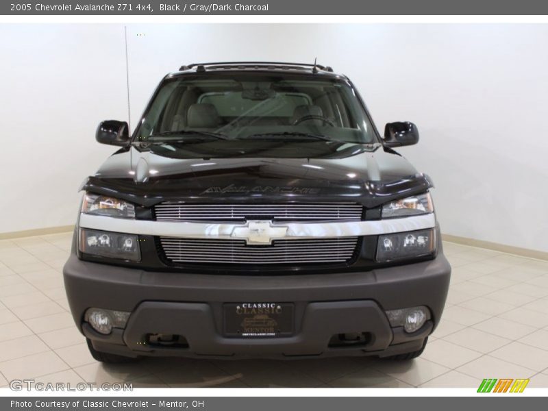 Black / Gray/Dark Charcoal 2005 Chevrolet Avalanche Z71 4x4