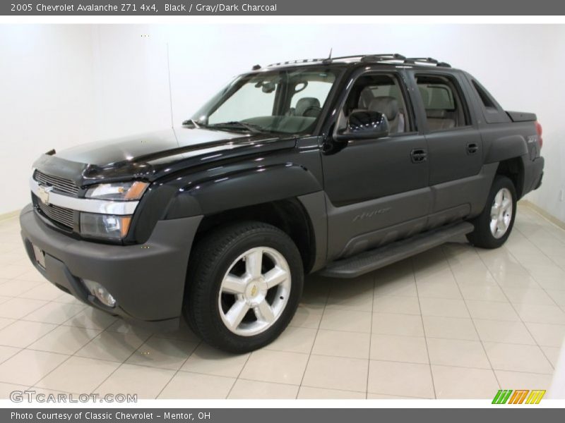 Black / Gray/Dark Charcoal 2005 Chevrolet Avalanche Z71 4x4