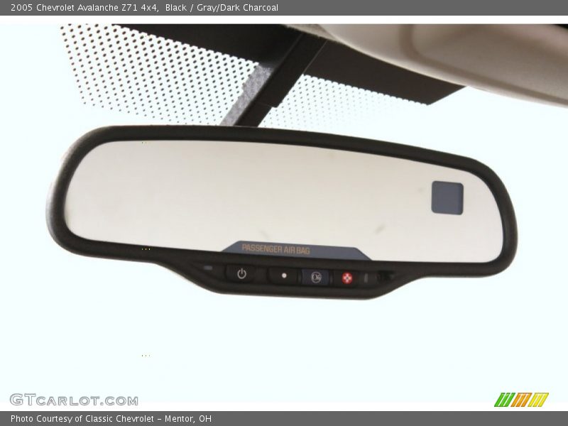 Black / Gray/Dark Charcoal 2005 Chevrolet Avalanche Z71 4x4