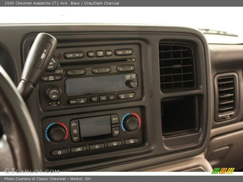 Black / Gray/Dark Charcoal 2005 Chevrolet Avalanche Z71 4x4