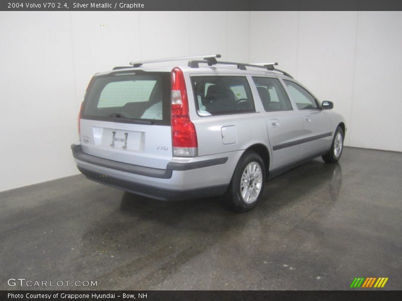 Silver Metallic / Graphite 2004 Volvo V70 2.4
