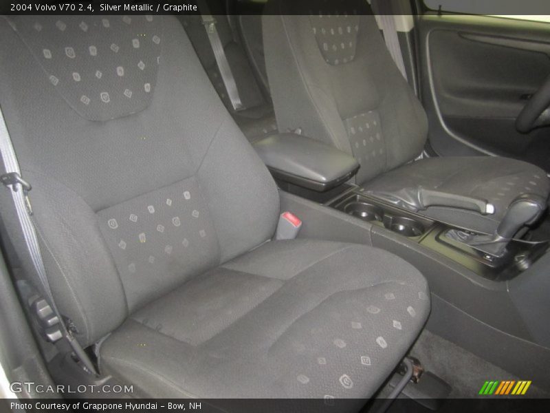 Silver Metallic / Graphite 2004 Volvo V70 2.4
