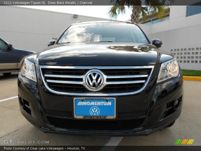 Deep Black Metallic / Charcoal 2011 Volkswagen Tiguan SE