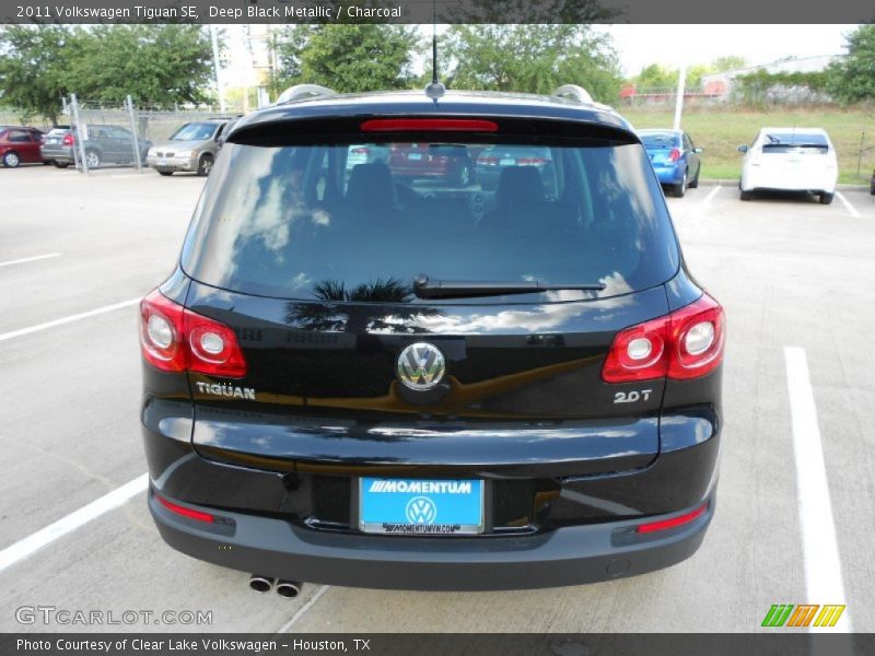 Deep Black Metallic / Charcoal 2011 Volkswagen Tiguan SE
