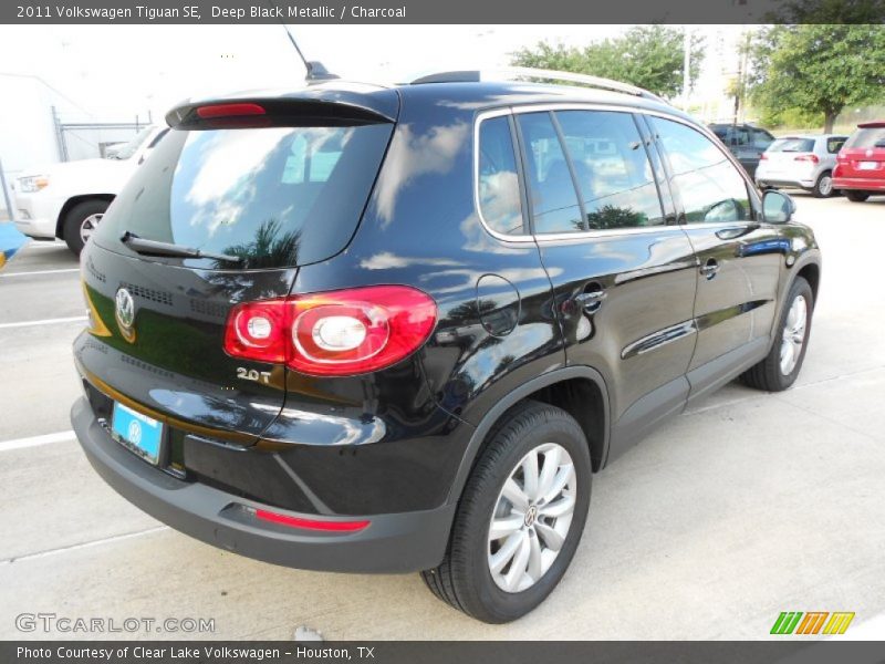 Deep Black Metallic / Charcoal 2011 Volkswagen Tiguan SE