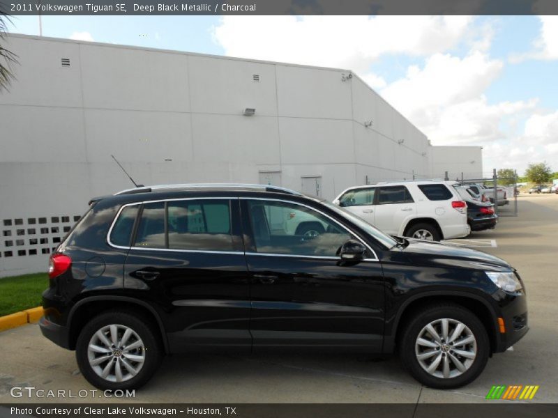 Deep Black Metallic / Charcoal 2011 Volkswagen Tiguan SE