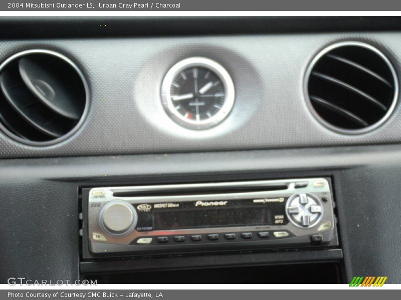 Urban Gray Pearl / Charcoal 2004 Mitsubishi Outlander LS