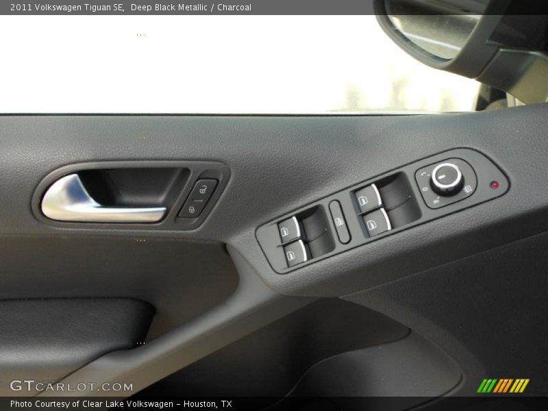 Deep Black Metallic / Charcoal 2011 Volkswagen Tiguan SE
