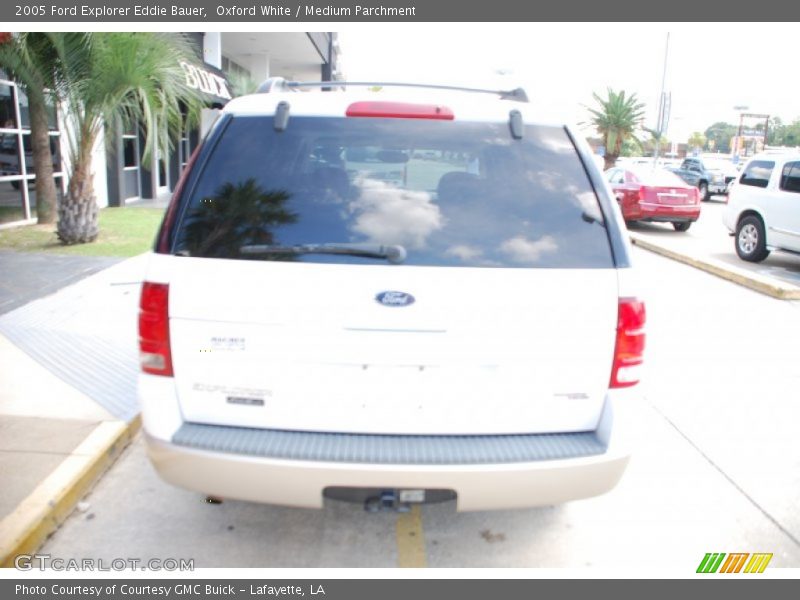 Oxford White / Medium Parchment 2005 Ford Explorer Eddie Bauer