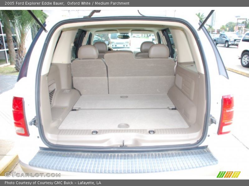 Oxford White / Medium Parchment 2005 Ford Explorer Eddie Bauer