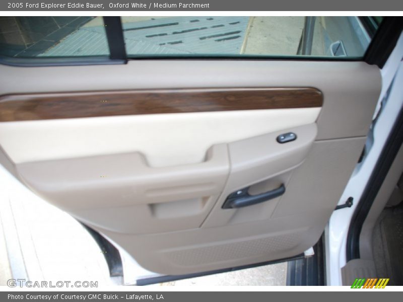 Oxford White / Medium Parchment 2005 Ford Explorer Eddie Bauer