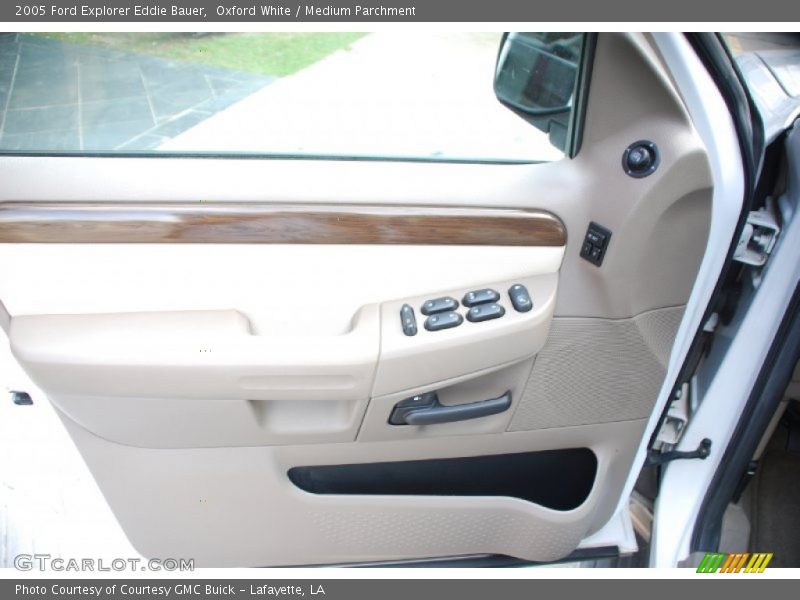 Oxford White / Medium Parchment 2005 Ford Explorer Eddie Bauer