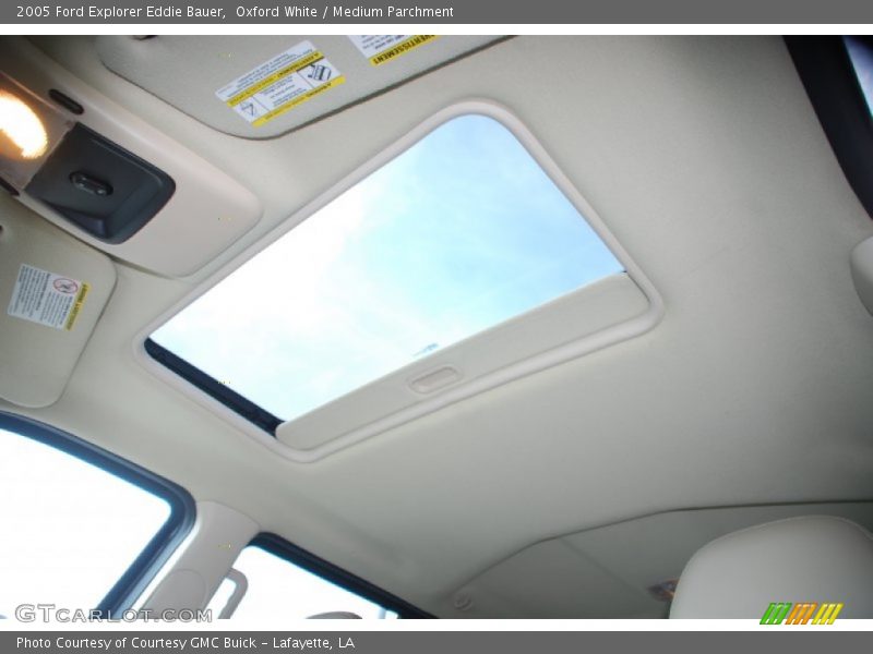 Oxford White / Medium Parchment 2005 Ford Explorer Eddie Bauer