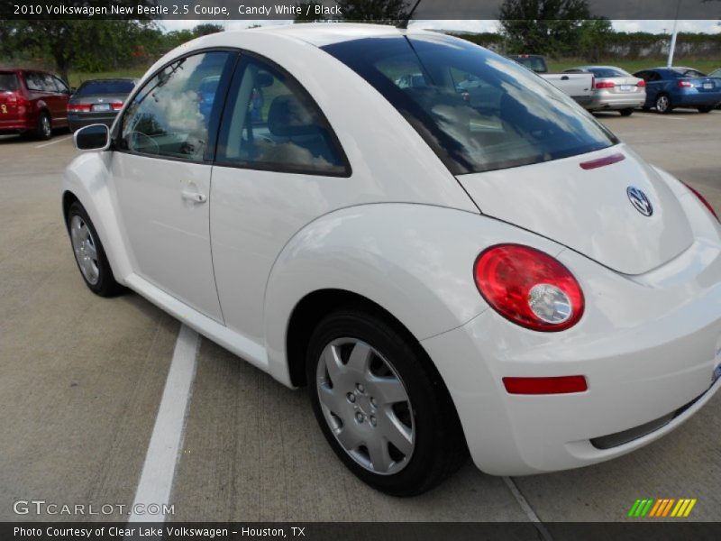 Candy White / Black 2010 Volkswagen New Beetle 2.5 Coupe