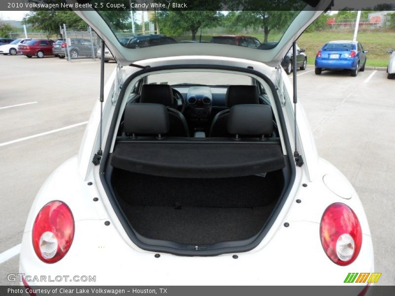 Candy White / Black 2010 Volkswagen New Beetle 2.5 Coupe