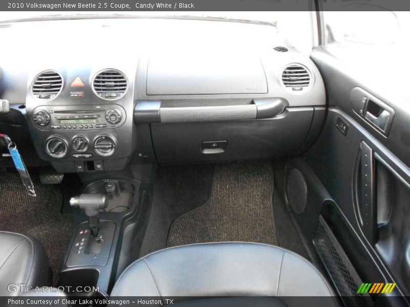 Candy White / Black 2010 Volkswagen New Beetle 2.5 Coupe