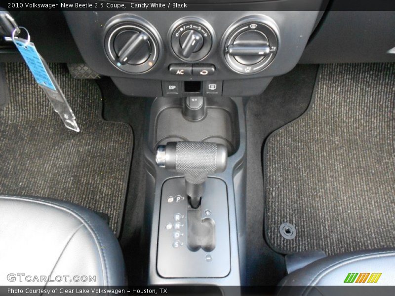 Candy White / Black 2010 Volkswagen New Beetle 2.5 Coupe