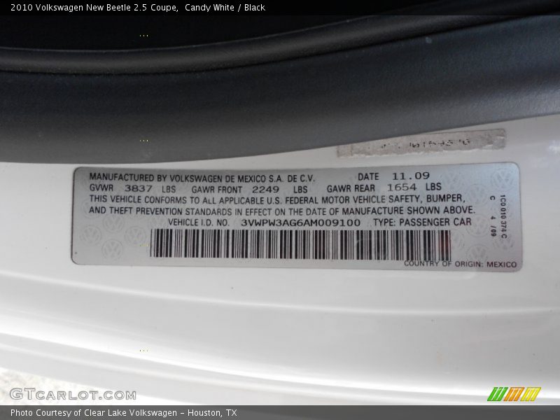 Candy White / Black 2010 Volkswagen New Beetle 2.5 Coupe