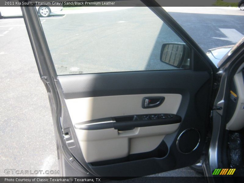 Titanium Gray / Sand/Black Premium Leather 2011 Kia Soul !