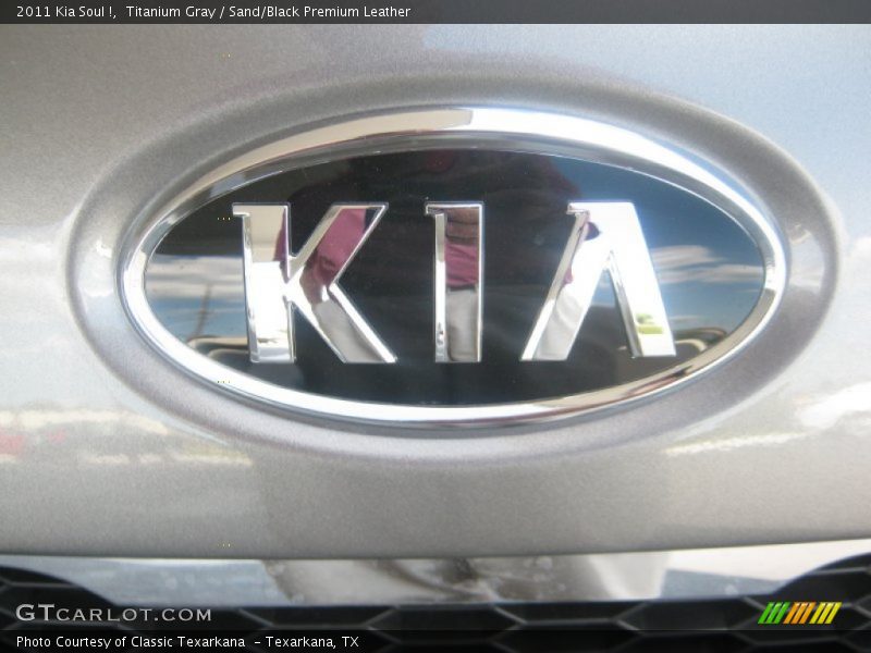 Titanium Gray / Sand/Black Premium Leather 2011 Kia Soul !