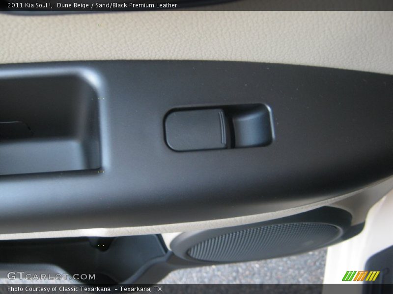 Dune Beige / Sand/Black Premium Leather 2011 Kia Soul !