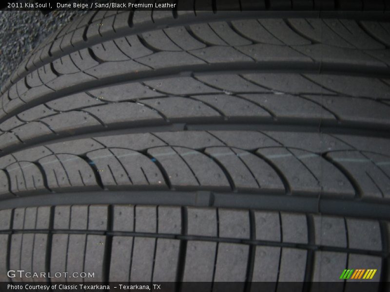 Dune Beige / Sand/Black Premium Leather 2011 Kia Soul !