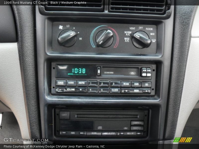 Controls of 1998 Mustang GT Coupe