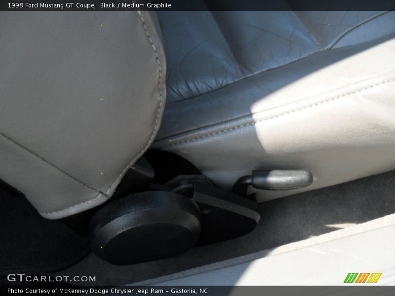 Black / Medium Graphite 1998 Ford Mustang GT Coupe