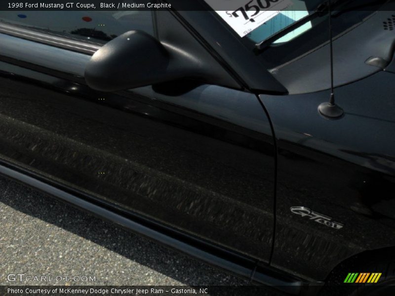Black / Medium Graphite 1998 Ford Mustang GT Coupe