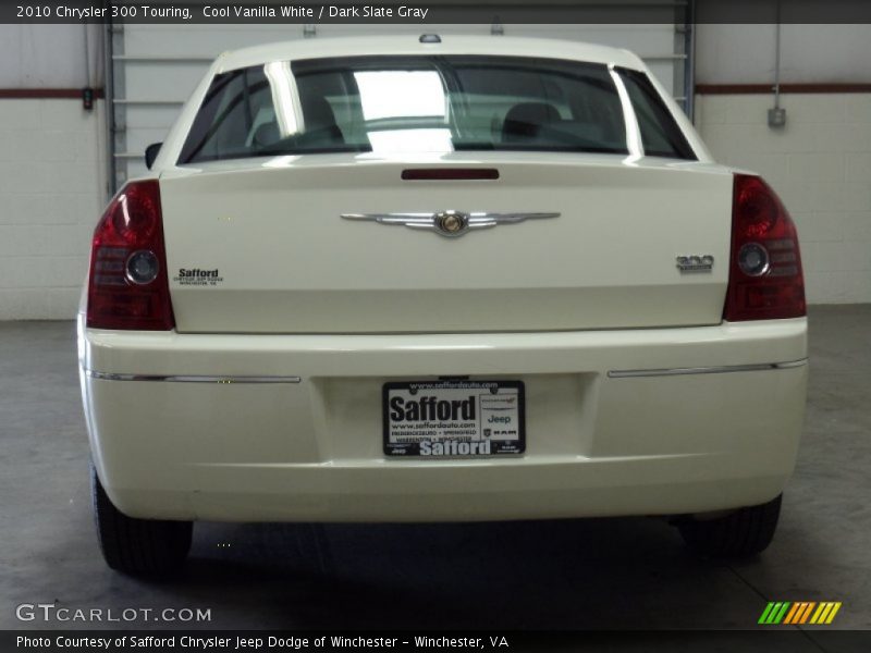 Cool Vanilla White / Dark Slate Gray 2010 Chrysler 300 Touring