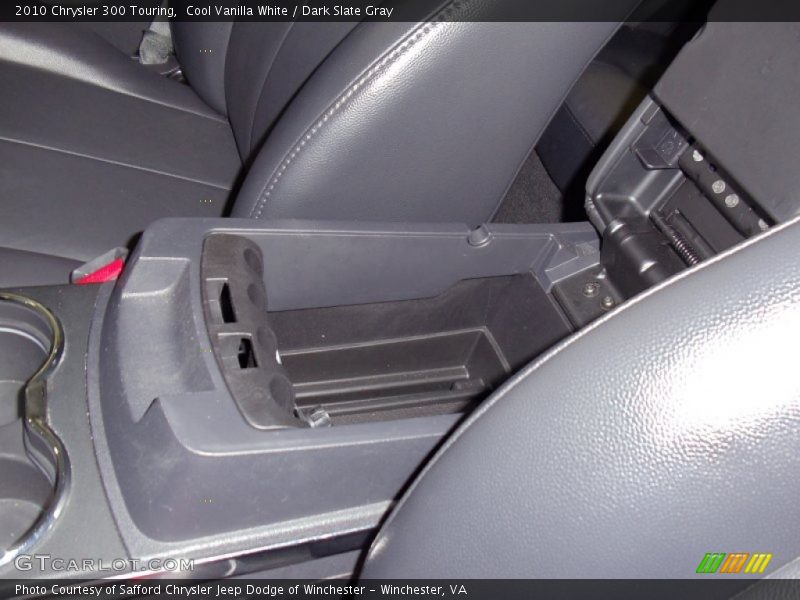 Cool Vanilla White / Dark Slate Gray 2010 Chrysler 300 Touring