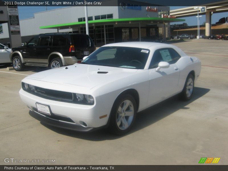 Bright White / Dark Slate Gray 2011 Dodge Challenger SE