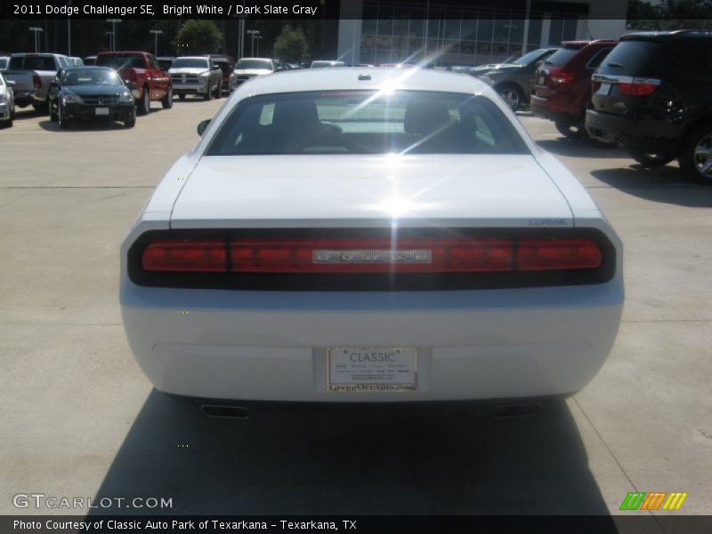 Bright White / Dark Slate Gray 2011 Dodge Challenger SE
