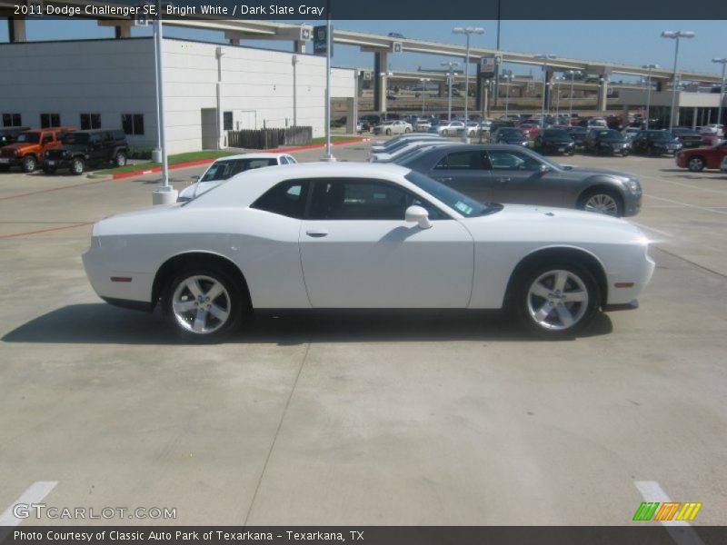 Bright White / Dark Slate Gray 2011 Dodge Challenger SE