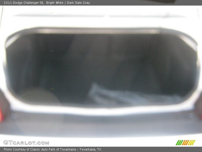 Bright White / Dark Slate Gray 2011 Dodge Challenger SE