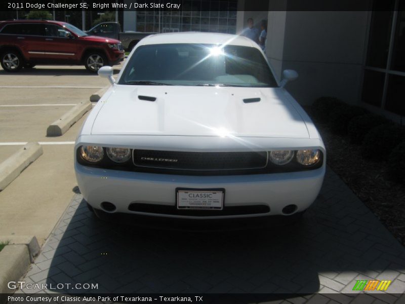 Bright White / Dark Slate Gray 2011 Dodge Challenger SE