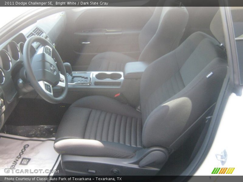 Bright White / Dark Slate Gray 2011 Dodge Challenger SE
