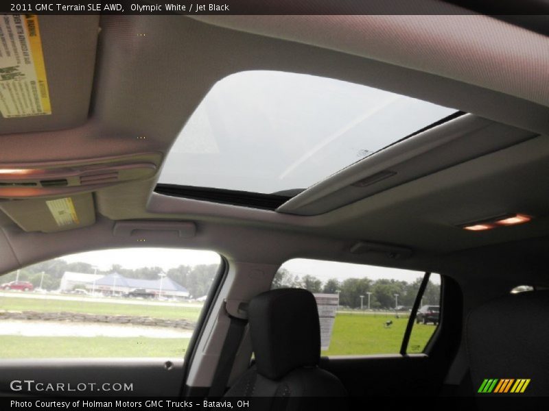 Olympic White / Jet Black 2011 GMC Terrain SLE AWD