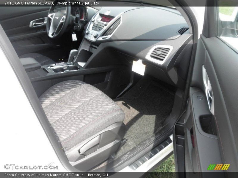 Olympic White / Jet Black 2011 GMC Terrain SLE AWD