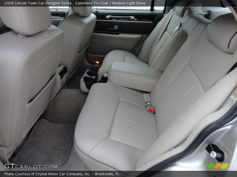  2006 Town Car Designer Series Medium Light Stone Interior