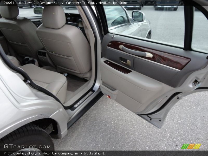 Door Panel of 2006 Town Car Designer Series