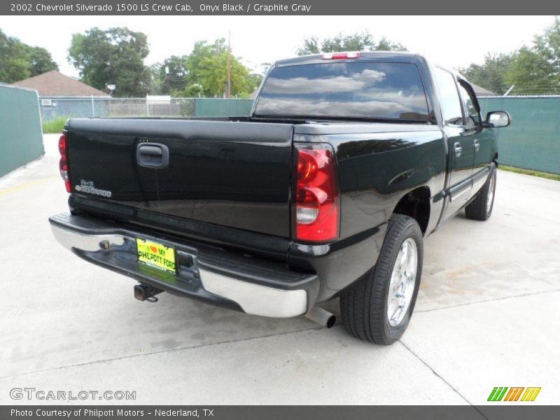 Onyx Black / Graphite Gray 2002 Chevrolet Silverado 1500 LS Crew Cab