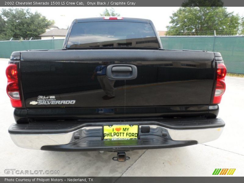 Onyx Black / Graphite Gray 2002 Chevrolet Silverado 1500 LS Crew Cab