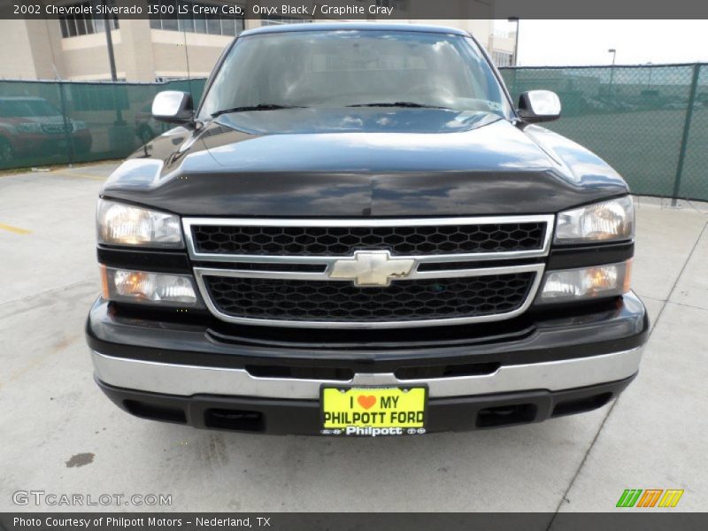 Onyx Black / Graphite Gray 2002 Chevrolet Silverado 1500 LS Crew Cab