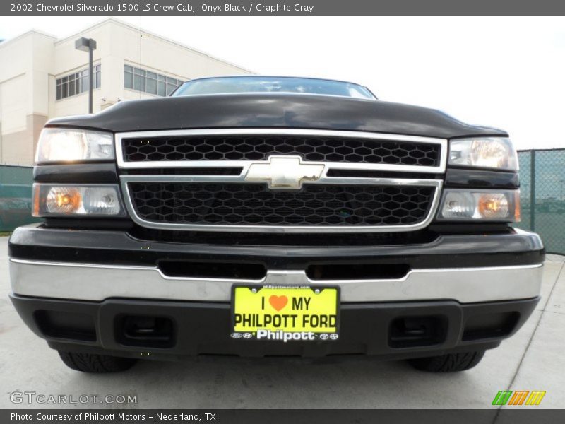 Onyx Black / Graphite Gray 2002 Chevrolet Silverado 1500 LS Crew Cab